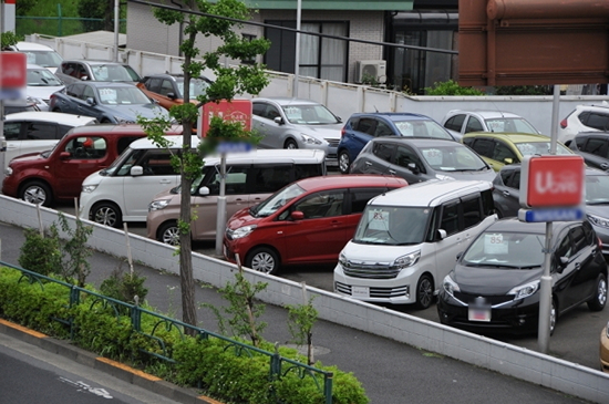 ディーラーで他社の中古車を買うことも可能？
