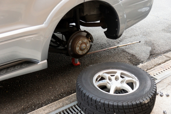 車のリフトアップは平均どれくらい上げるもの？車検は通る？
